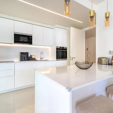 Bayline - Heated Indoor Swimming Pool - - By Bedzy דירה Armação de Pêra