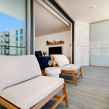 Bayline - Heated Indoor Swimming Pool - - By Bedzy Apartmán