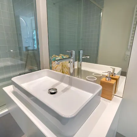 Bayline - Heated Indoor Swimming Pool - - By Bedzy Apartman Armação de Pêra