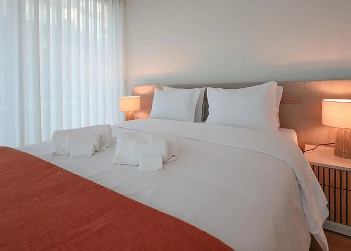 Bayline - Heated Indoor Swimming Pool - - By Bedzy * Armação de Pêra