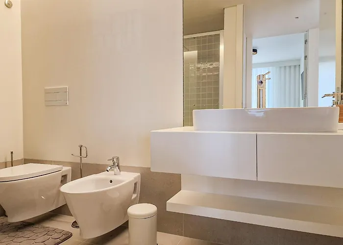 Bayline - Heated Indoor Swimming Pool - - By Bedzy * Armação de Pêra