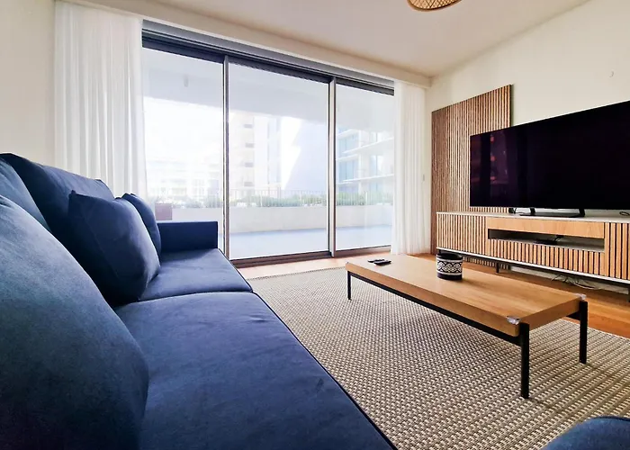 Bayline - Heated Indoor Swimming Pool - - By Bedzy