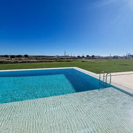 Bayline - Heated Indoor Swimming Pool - - By Bedzy Apartment