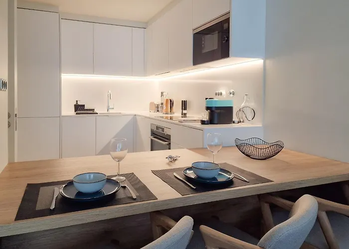 Διαμέρισμα Bayline - Heated Indoor Swimming Pool - - By Bedzy *